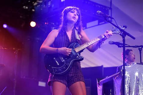 whole new mess review angel olsen bares her soul and scars on this intimate precursor to all