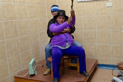 Giving Birth Upright With Maté Peru Clinics Open Arms To Indigenous
