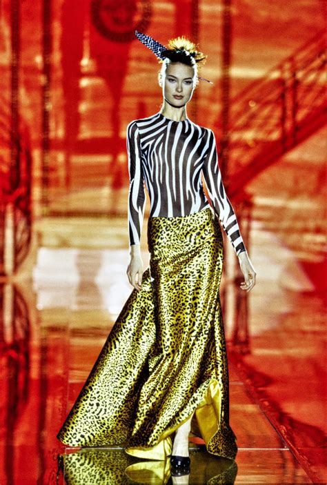 Atelier Versace News Collections Fashion Shows Fashion Week Reviews