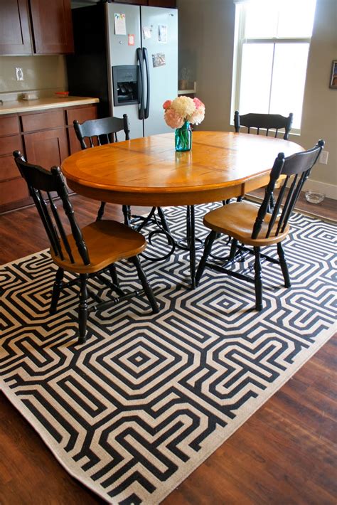 30 Rugs That Showcase Their Power Under The Dining Table