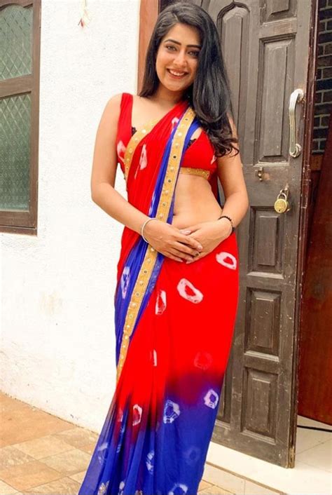 Hot Photos Of Shiny Dixit Actress From Tadap Ullu App Gandii