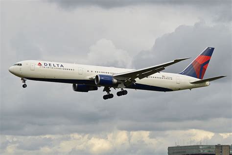 Delta Air Lines Fleet Boeing 767 400er Details And Pictures Artofit