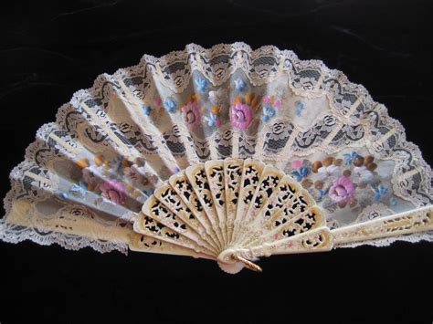 Lace And Floral Hand Fan Victorian Decorative Ladies Vintage