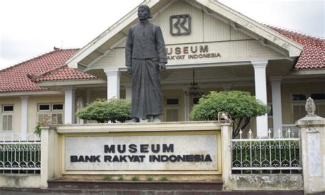 Bank rakyat indonesia (bri) adalah salah satu bank komersial terbesar di indonesia yang selalu mengutamakan kepuasan nasabah. 10 Gambar Museum Bank Rakyat Indonesia (BRI) Purwokerto ...