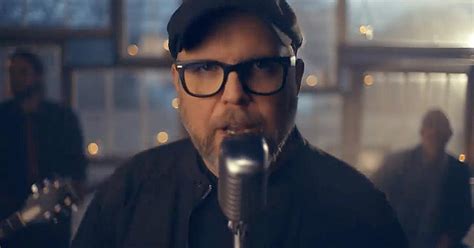 I Can Only Imagine Mercyme Re Releases Song For Movie Christian Music Videos