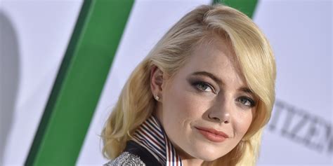 Emma Stone Is Embarrassed She Looks Naked In The Photo She Took With
