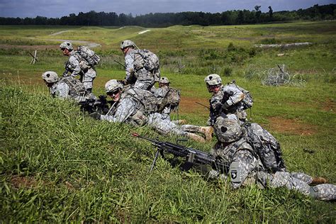 101st Airborne Division Strike Soldiers Conduct Live Fire Exercises