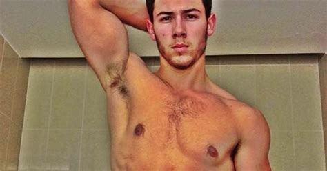 Nick Jonas Shirtless Selfie See Buff Pic Of Jonas Brothers Singer S Bare Body Photos Hot Sex