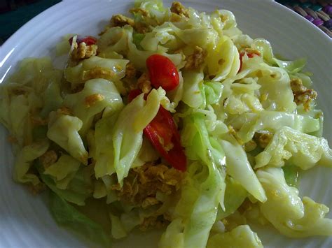 Campur semua sayur ke dalam satu mangkuk besar. Resep Dan Cara Membuat Sayur Tumis Kubis Telur