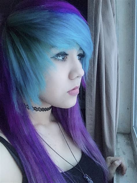Pin By Midnightalone On Emo Hair Emo Scene Hair Emo Hair Color Goth