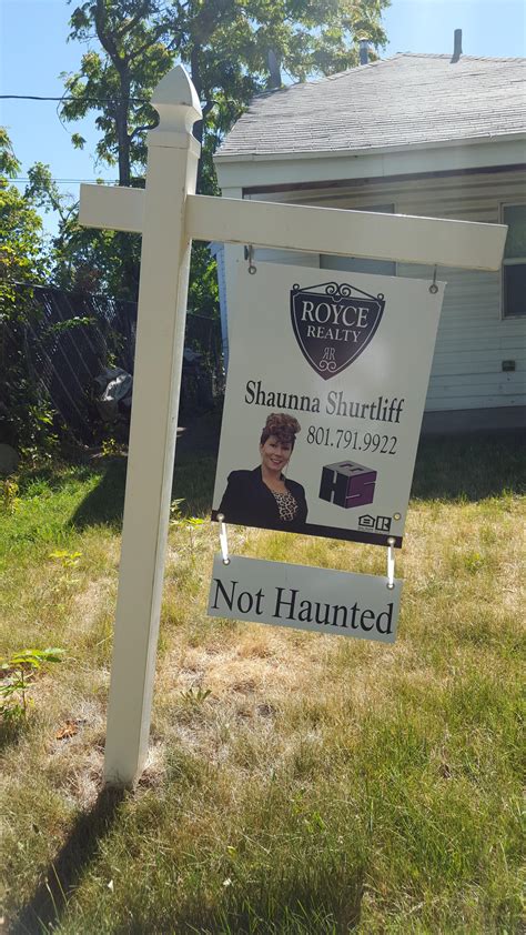 This For Sale Sign For This Totally Not Haunted House Rscarysigns