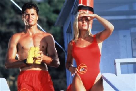 Que deviennent les acteurs d'alerte à malibu ? Photo de Nicole Eggert - Alerte à Malibu : Photo David ...