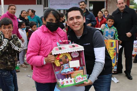Dif Ramos Arizpe Y Empresas Llevan La Alegría De La Navidad A Niños Del