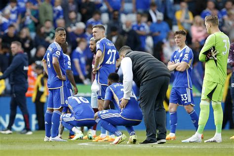 Leicester And Leeds Relegated From Premier League Everton Safe Reuters