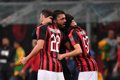 Ringhio gattuso leggenda rossonera gattuso was bought by ac milan for €8 million. Milan, Gattuso: "Nel primo tempo meglio che col Napoli"
