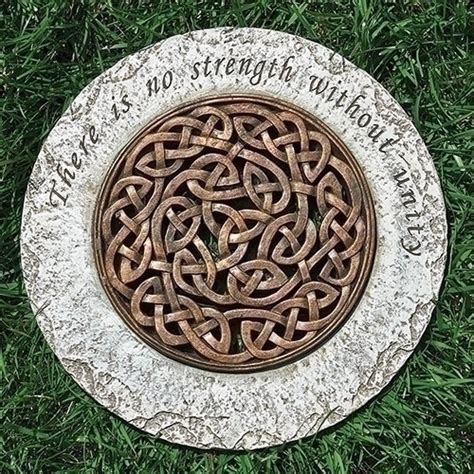 Celtic Knot Round Garden Stepping Stone Irish Crossroads