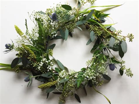 Diy Greenery Wreath Tutorial The Lovely Little Things