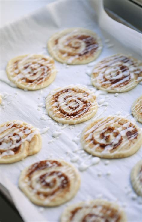 I still remember the first time i bit into one of these cinnamon roll cookies. Cinnamon Roll Sugar Cookies | Recipe | Roll cookies ...