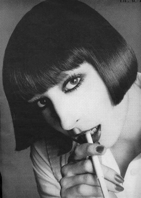 Stunning Photos Of Anjelica Huston As A Model In The S And S