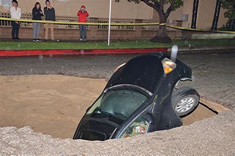 1 Rescued After Sinkhole Swallows 2 Cars In Studio City Daily News