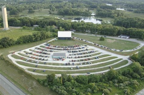 These midcentury throwbacks are rare these days, but we've found a few. The 49er Drive-In Theatre in Valparaiso: An Indiana ...
