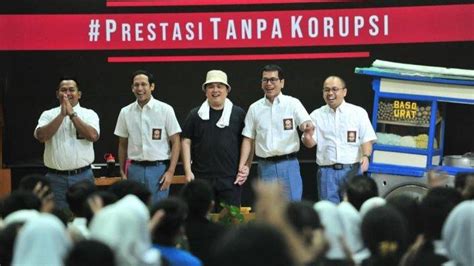Menurut bahasanya, korupsi berari suatu tindakan pejabat publik baik … Tiga Menteri Jokowi Main Drama #PrestasiTanpaKorupsi pada ...