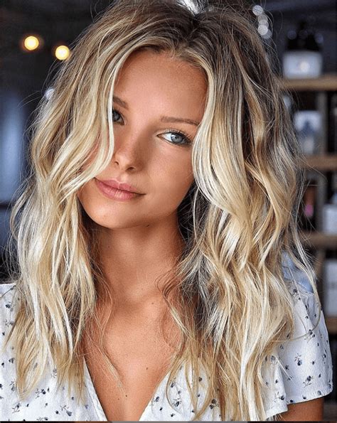 27 Medium Blonde Hairstyles 2019 Hairstyle Catalog