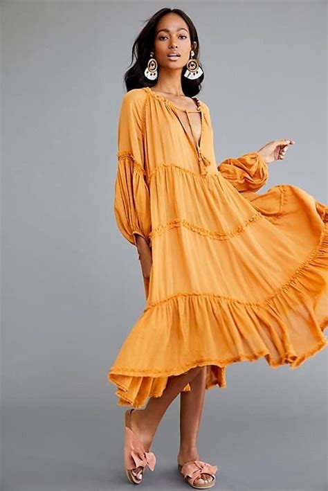 32 gorgeous flowy dresses you ll breeze through life in flowy dress boho flowy dress casual