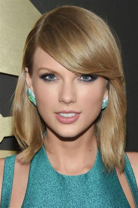 Taylor Swift 2015 Grammy Awards Red Carpet Dress Fashion Style