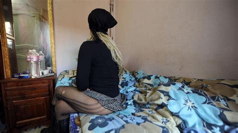 Tunisie La Prostitution Remise En Cause Sous La Pression Des Conservateurs Reportage Afrique