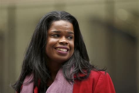 Foxx Capitalizes On Personal Story Political Ties In States Attorney Race Chicago Tribune