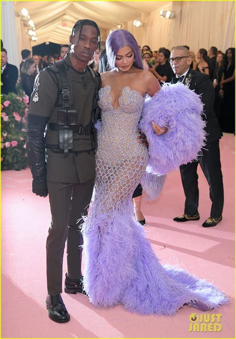 Kylie And Kendall Jenner Rock Glam Gowns For Met Gala 2019 Photo