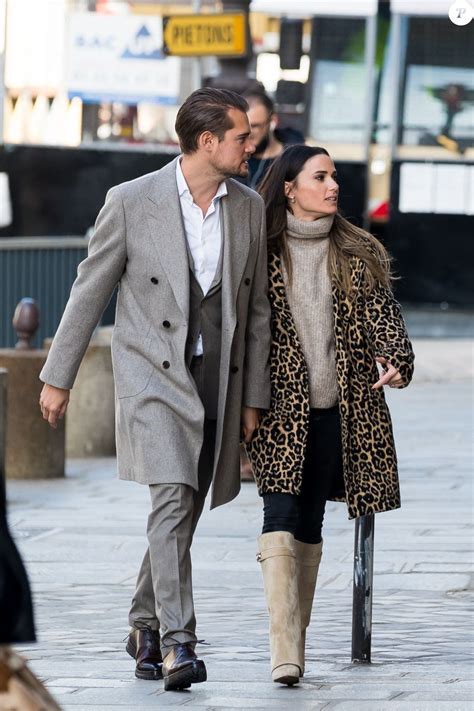 Exclusif - Capucine Anav et son compagnon Victor sont allés choisir
