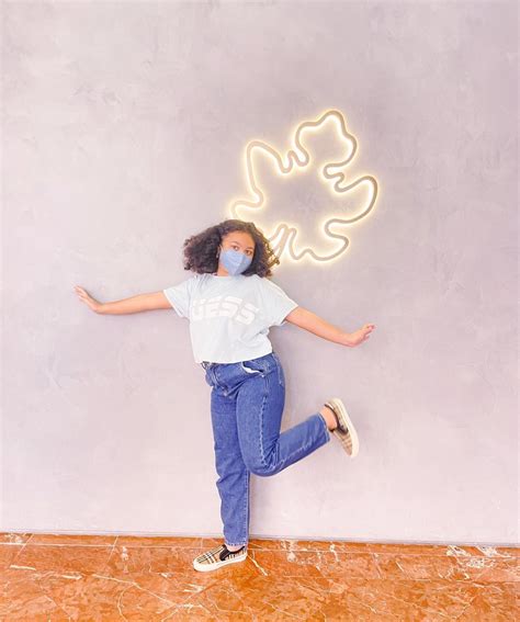 Punya Suara Emas Seperti sang Mama, Ini 7 Potret Amora Lemos Anak