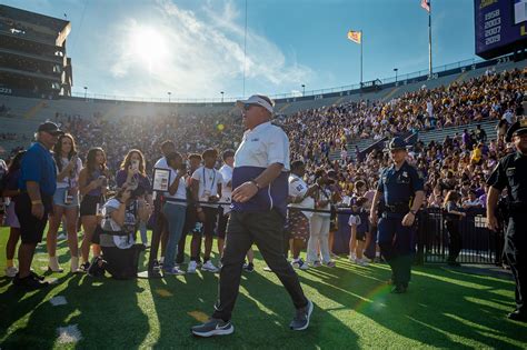 Brian Kelly Lists Two Starters On LSU Football S Latest Injury Report