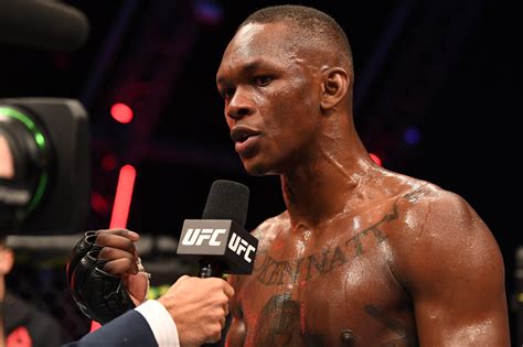 Israel Adesanya révèle le pire moment de sa carrière à l UFC Boxemag com