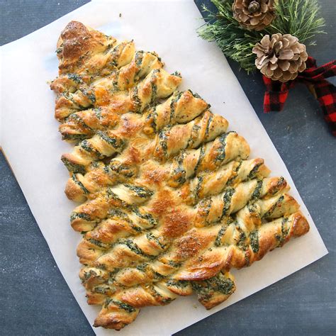Christmas tree spinach dip breadsticks - It's Always Autumn