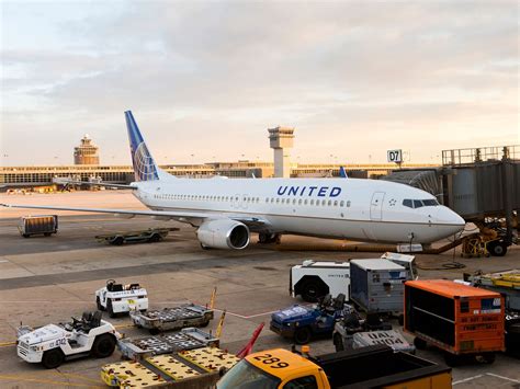 United Airlines Baggage Handler Locked In Plane Cargo Hold For Entire