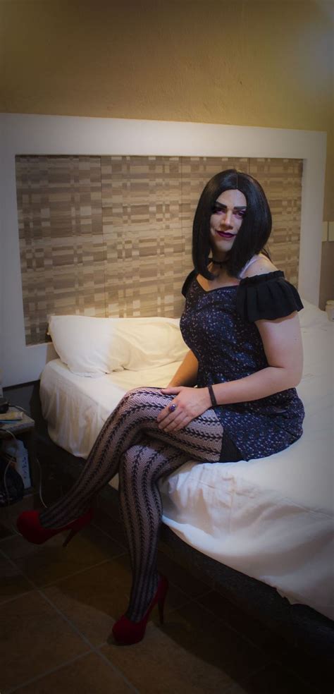 Pin On Crossdressers Transvestites Transgenders Female Impersonators
