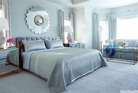 Contemporary bedroom with a décor based on color contrasts. 45 Beautiful Paint Color Ideas for Master Bedroom