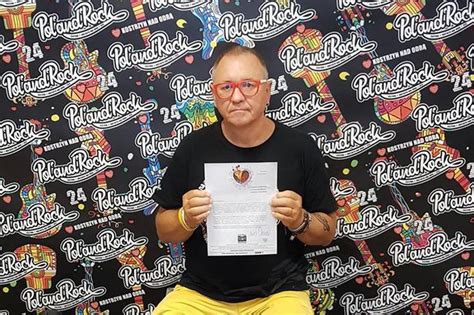 Set of rock and roll music symbols with guitar wings skull, drums plectrum. Pol and Rock Festival. Owsiak pyta policję o użycie gazu ...