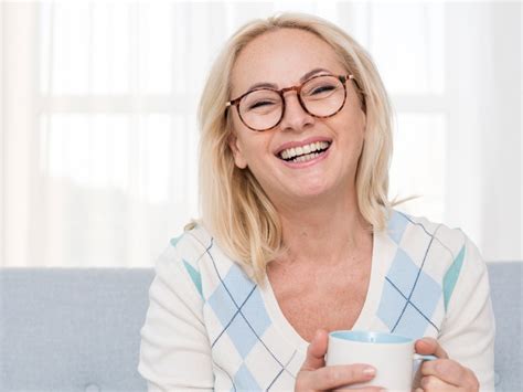 Flattering Eyeglasses Style For Older Women Framesbuy Australia