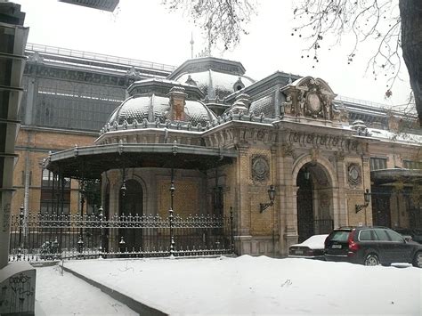 A pályaudvar terveit az osztrák august de serres és a francia gustave eiffel cége. Nyugati Pályaudvar Királyi Váró | Places, Landmarks, Louvre