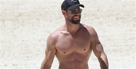 Chris Hemsworth Went Shirtless On The Beach Australia Photos
