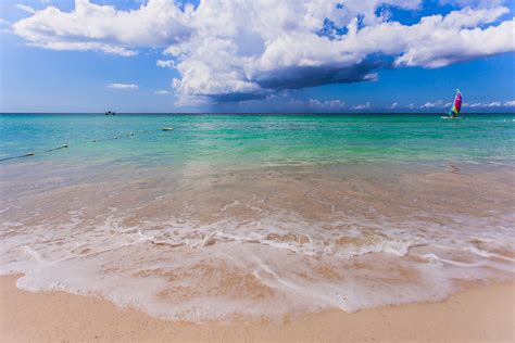 Jamaica beach is a city in galveston county, texas, united states on galveston island. Destination Inspiration: Seven Mile Beach Of Jamaica