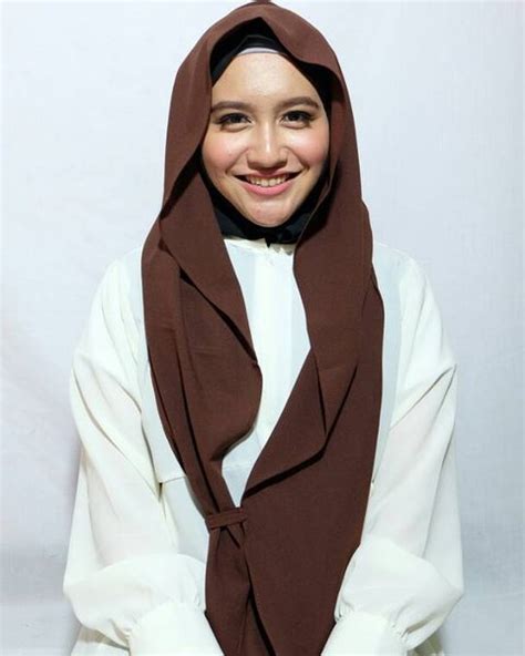 jual jilbab hijab instan rina hoodie coklat tua di lapak howla hijab kaftan mukena dll