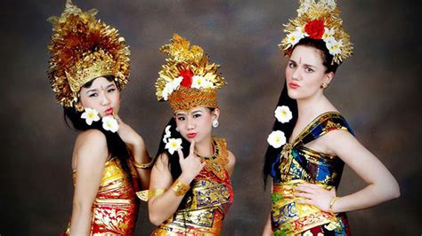 traditional costume and photography experience in bali indonesia klook philippines ph