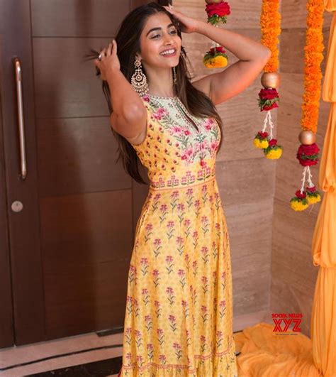 Actress Pooja Hegde Stills From A Wedding Social News Xyz