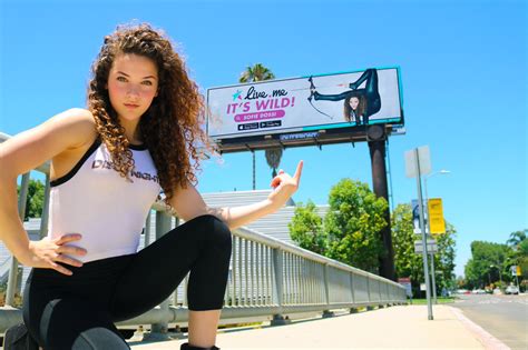Sofie Dossi On Twitter Im Performing At Vidcon This Week Whos
