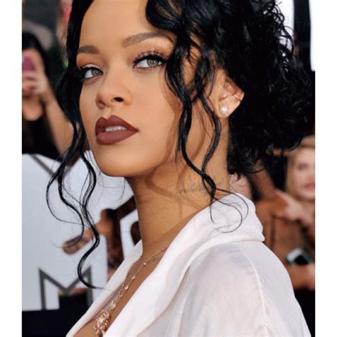 Rihanna Perfect Rihanna Cabelos Maquiagem De Celebridades Morenas